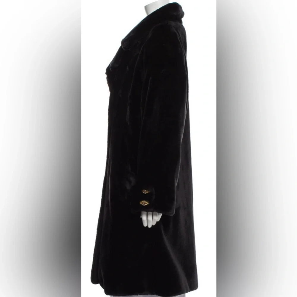 ST. John. Faux Fur coat - Picture 3 of 6